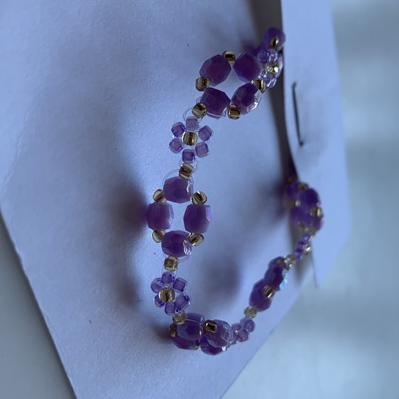 Purple Flower beaded bracelet with Lobster claw - Picture 2 of 4
